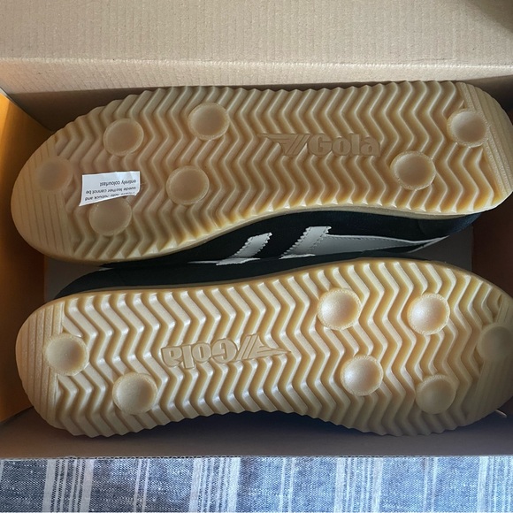 Gola sneaker size 8.5 NWT - Picture 2 of 4
